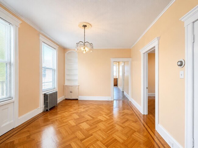 Building Photo - 26 W 35th St