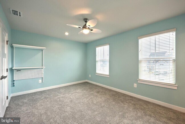 Building Photo - 12 Ervin Dr