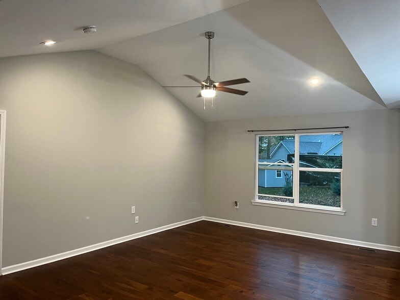 Building Photo - 300 Clancey Ln