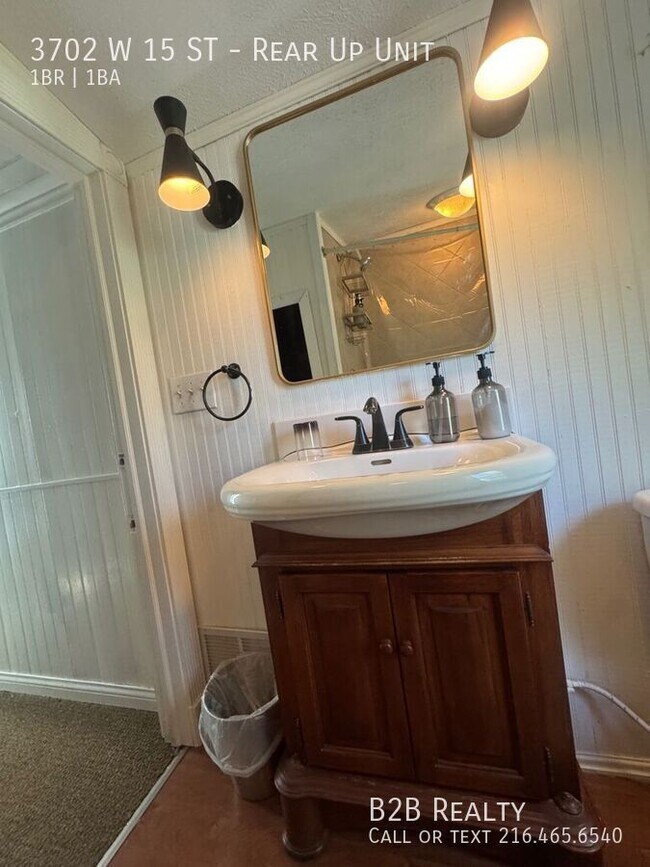 Building Photo - 3702 W 15th St