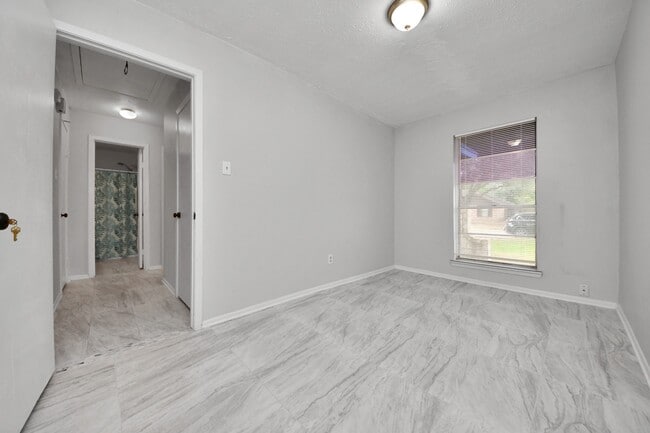 Building Photo - 4830 Ridgestone St