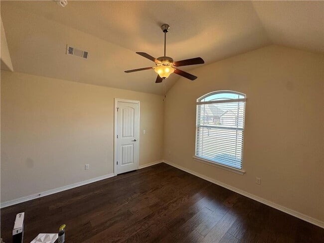 Building Photo - 4849 W Oldham Dr