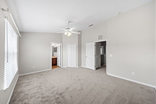 Building Photo - Beautiful 3 Bedroom, 2.5 bath townhouse for rent in Wesley Chapel.