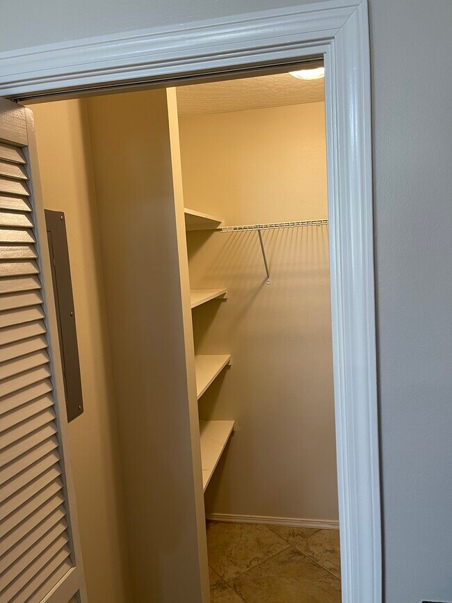 Building Photo - 1829 Shay Lin Ct