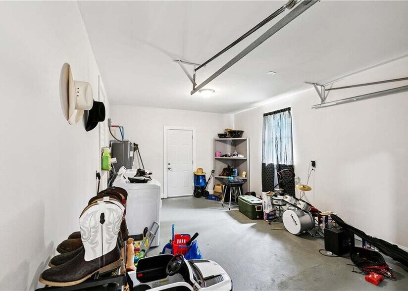 Building Photo - 413 Avenue J