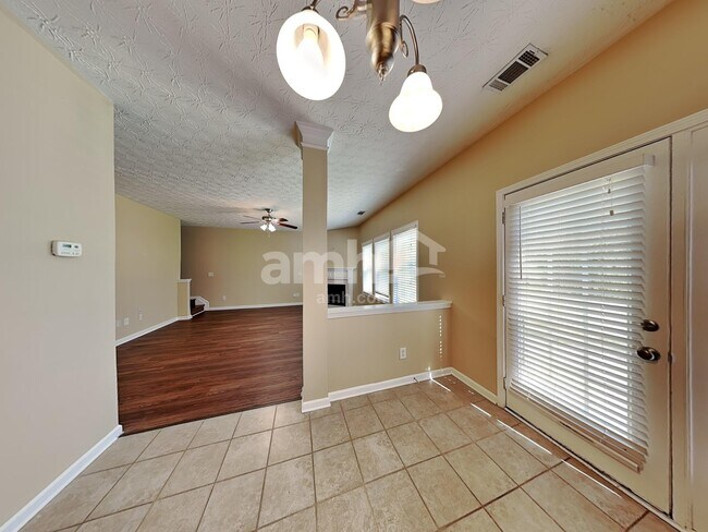 Building Photo - 6165 Ambercrest Ct