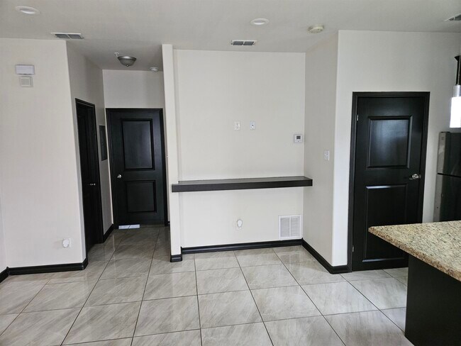 Building Photo - 2907 Clark Blvd