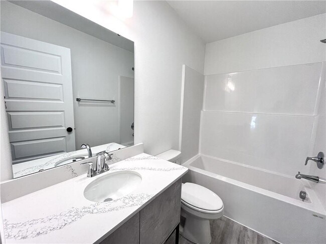 Building Photo - 841 Reading RR Ln