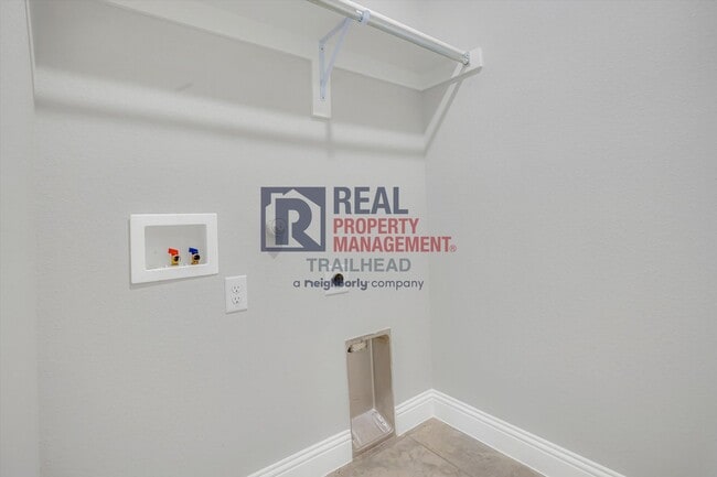 Building Photo - Spacious Home with Office & Media Room in Tavolo Park