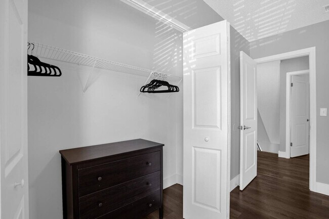 Building Photo - 13930 Heritage Club Dr