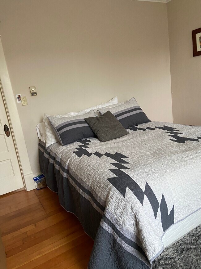 master bedroom - 1710 Colby Ave