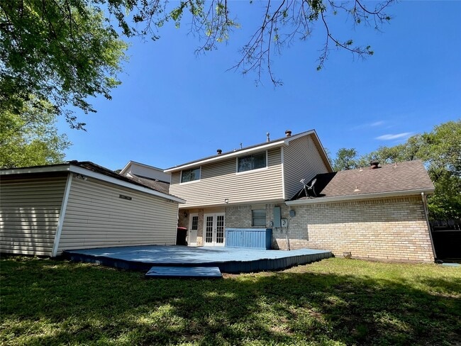 Building Photo - 21339 Park Mt Dr