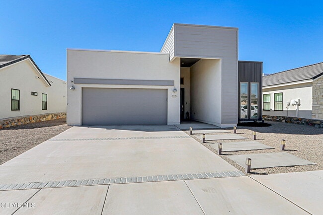 Building Photo - 325 Playa Vis St