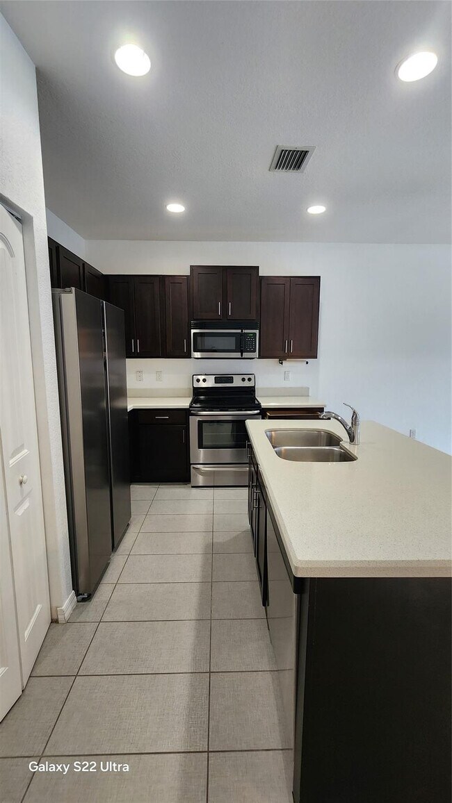 Building Photo - 3364 NW 10th Ave