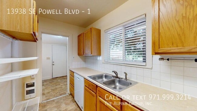 Building Photo - 13938 SE Powell Blvd