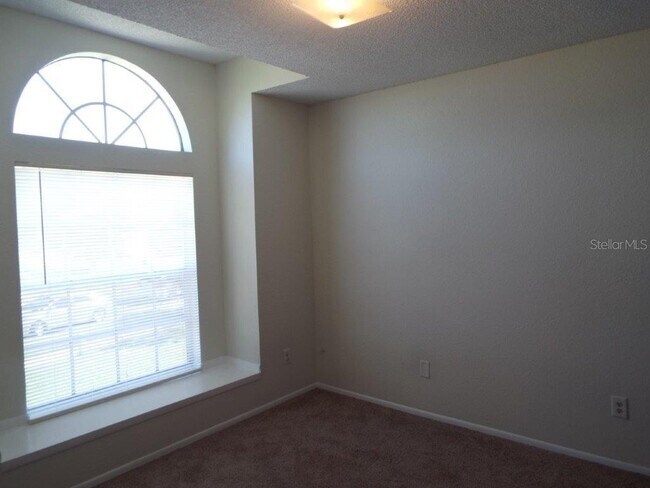 Building Photo - 2542 Davenport Cir