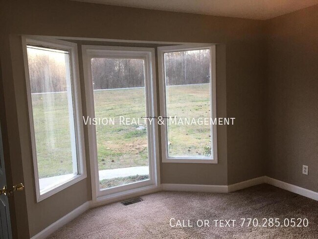 Building Photo - 3BR/2BA Duplex Home