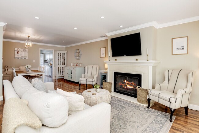 Building Photo - 4443 Saugus Ave