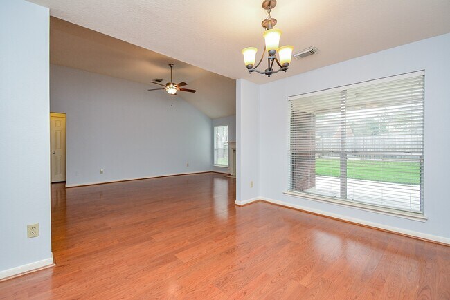 Building Photo - 1319 Irish Mist Ct