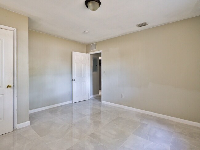 Building Photo - 47 NW 151st St