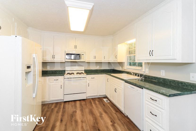 Building Photo - 112 Wood Gate Dr