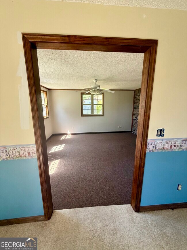 Building Photo - 131 Foxwood Cir