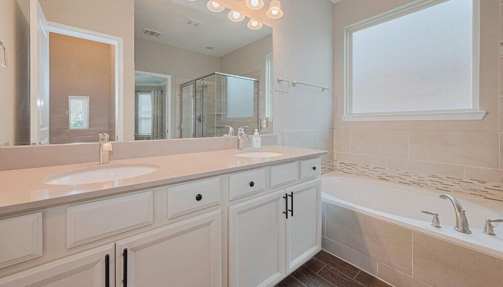 Building Photo - 5327 Silver Ledge Dr