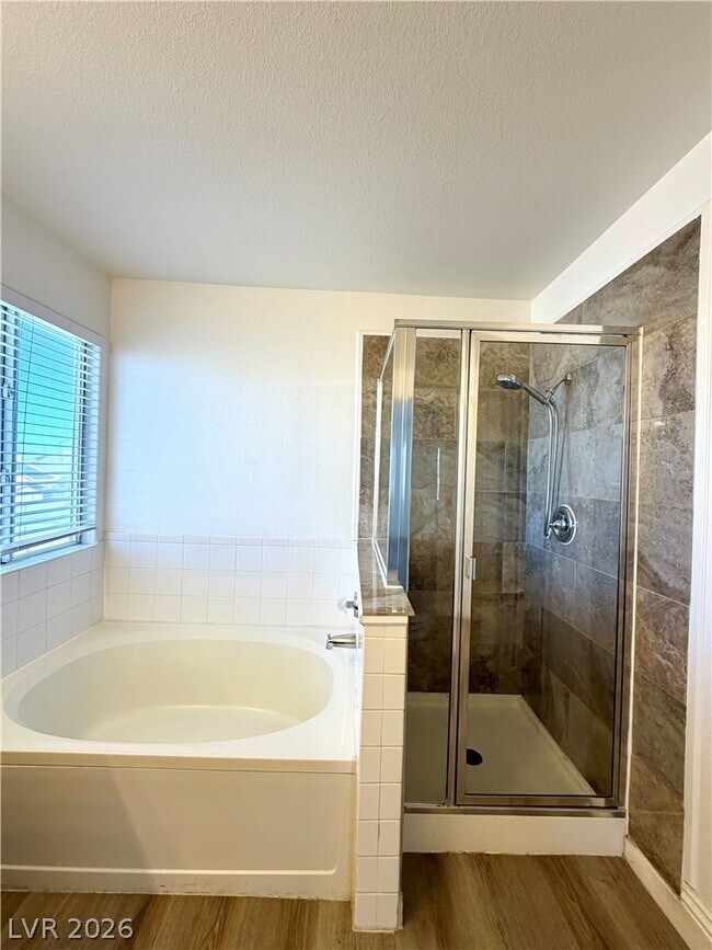 Building Photo - 846 Zinnia Cir