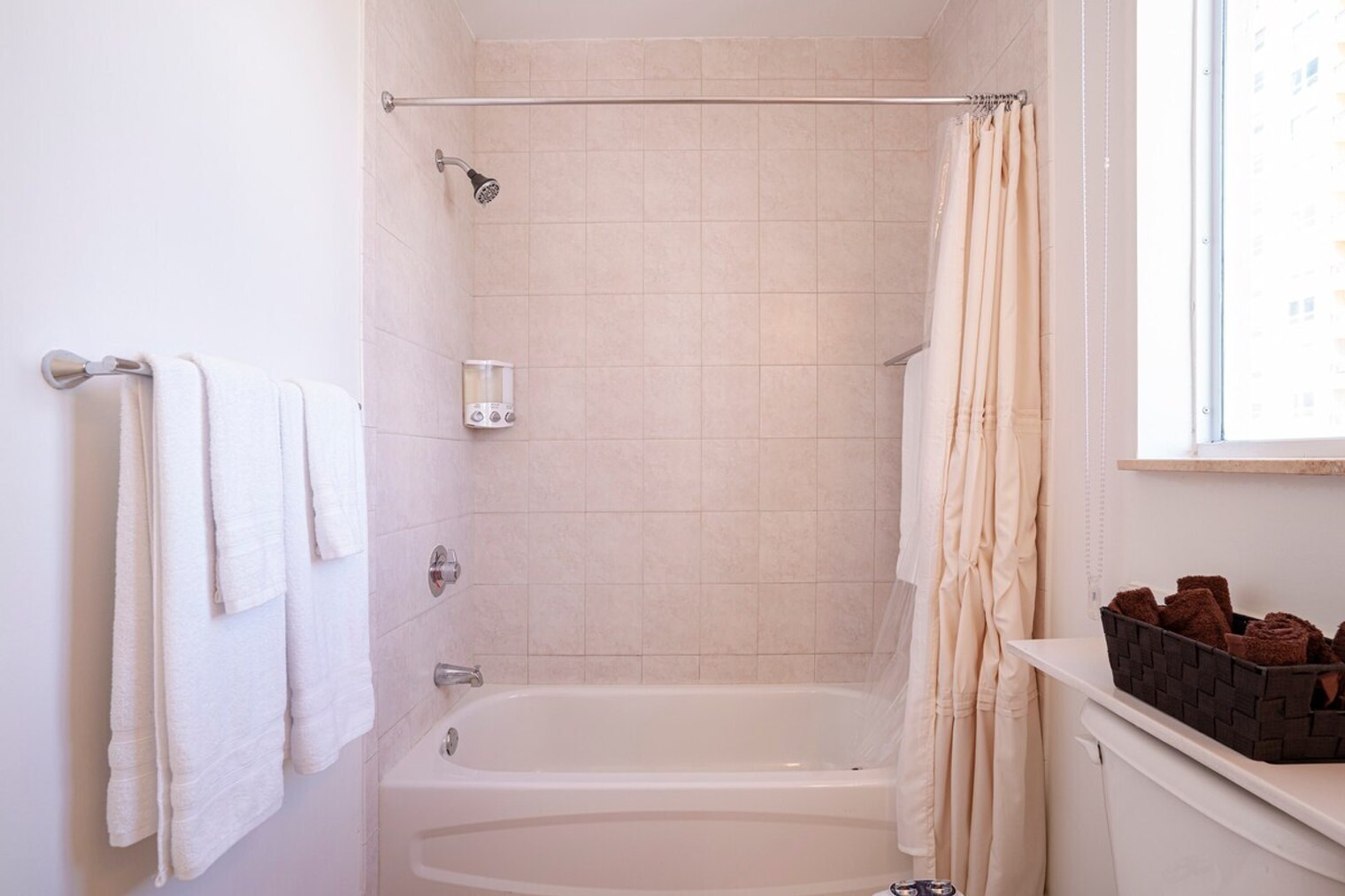 Building Photo - 2280 SW 32nd Ave