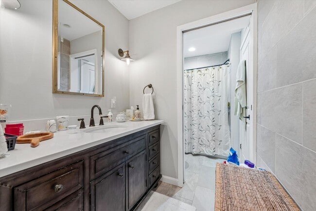 Building Photo - 201 W Barnard St