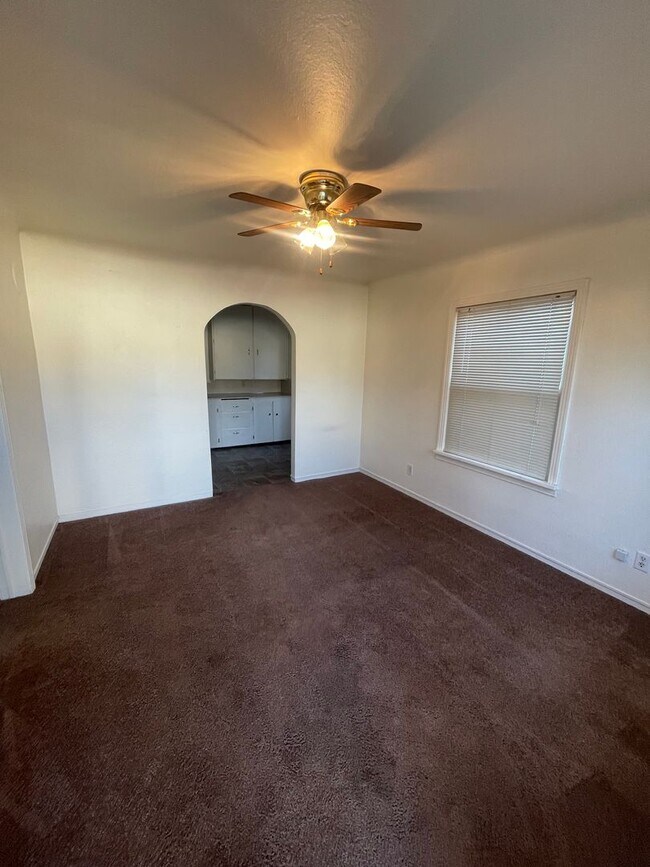 Building Photo - 530 Grove St