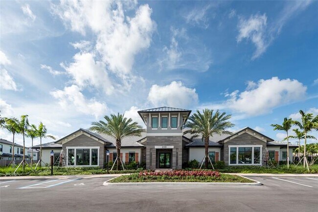 Building Photo - 4412 Silverwood Ln N