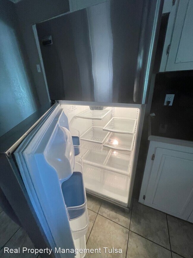 Building Photo - 3 br, 1 bath House - 5004 S Quincy Ave