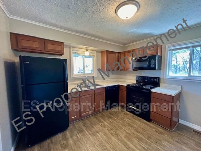 Building Photo - 2464 Tansel Rd