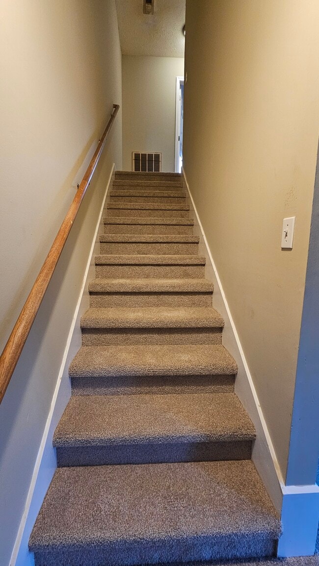 Building Photo - 138 Fox Creek Ct