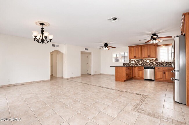 Building Photo - 7541 N 35th Dr