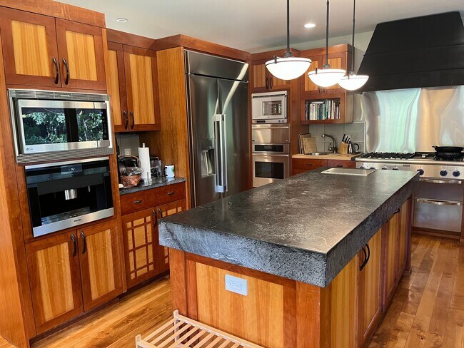 Building Photo - Luxury Furnished Monte Sereno Estate | Short-Term Executive Lease | Resort-Style Living