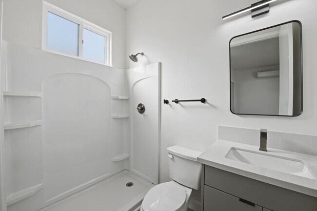 Building Photo - 2735 Broadway-8