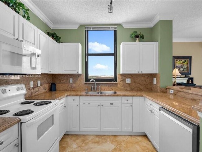 Building Photo - 651 Okeechobee Blvd