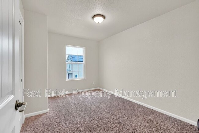 Building Photo - 3665 Venice Ave