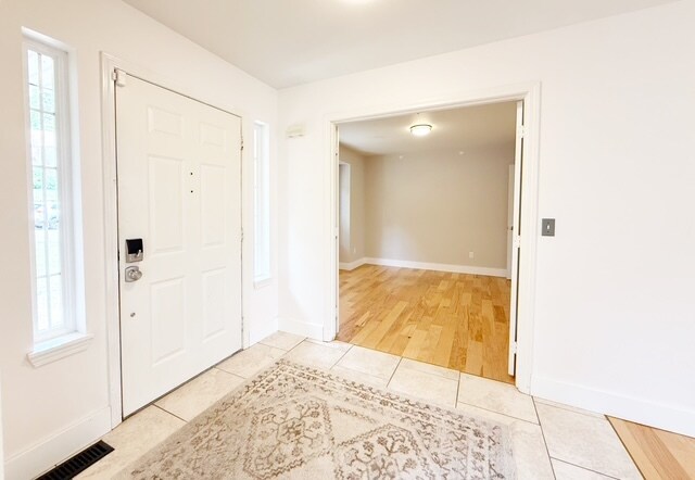 Building Photo - 1128 NW Thornwood Cir