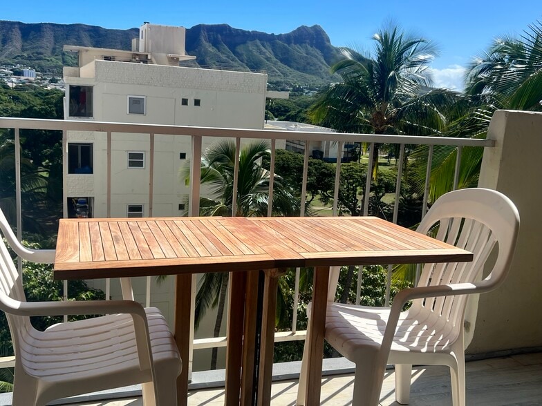 Building Photo - 2609 Ala Wai Blvd