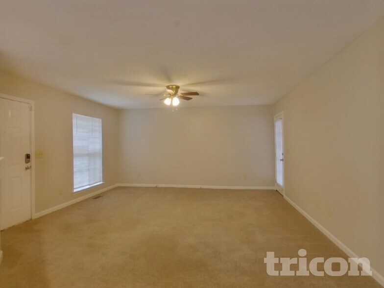 Building Photo - 120 Stockland Rd