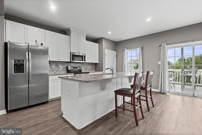 Building Photo - 100 Meridian Ln