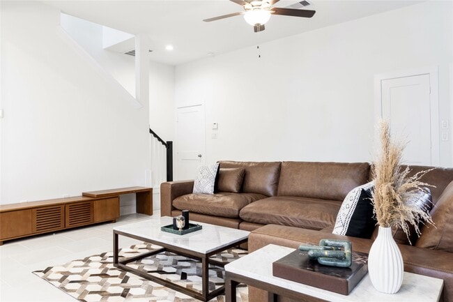 Building Photo - 21111 Rio San Jose Ct