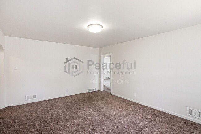 Building Photo - 3558 S 700 E