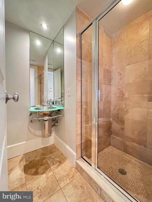 Building Photo - 1616 15th St NW