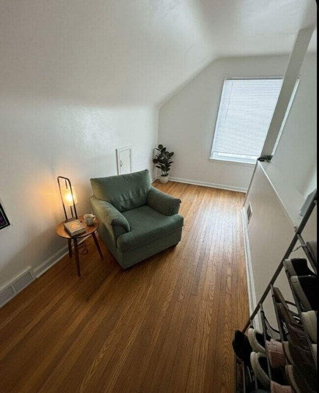 Building Photo - Stunning 3 Bed, 1 Bath Home for Rent