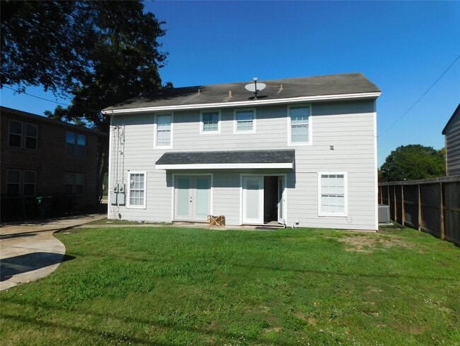 Building Photo - 3332 Blodgett St