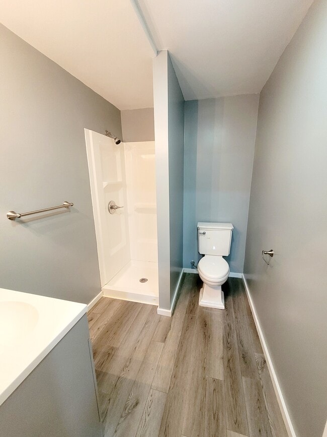 Building Photo - 729 Bates St SE